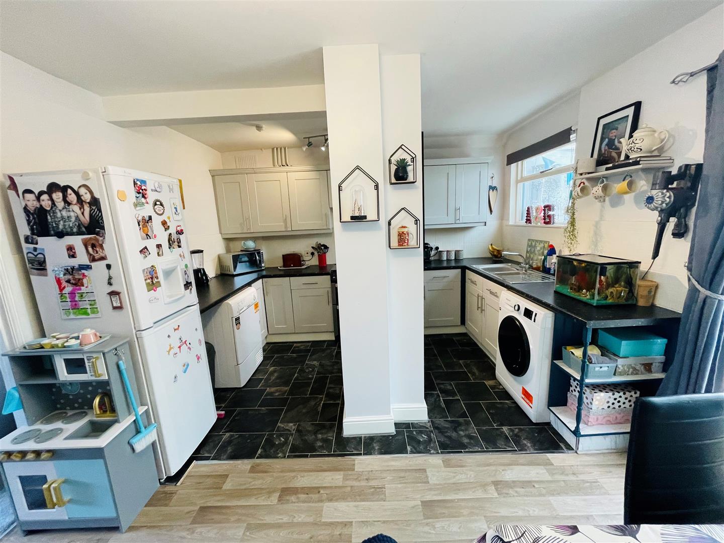 Warwick Crescent, Melksham Lock and Key